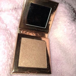 ❌SOLD❌Dose of Colors x Desi Highlight